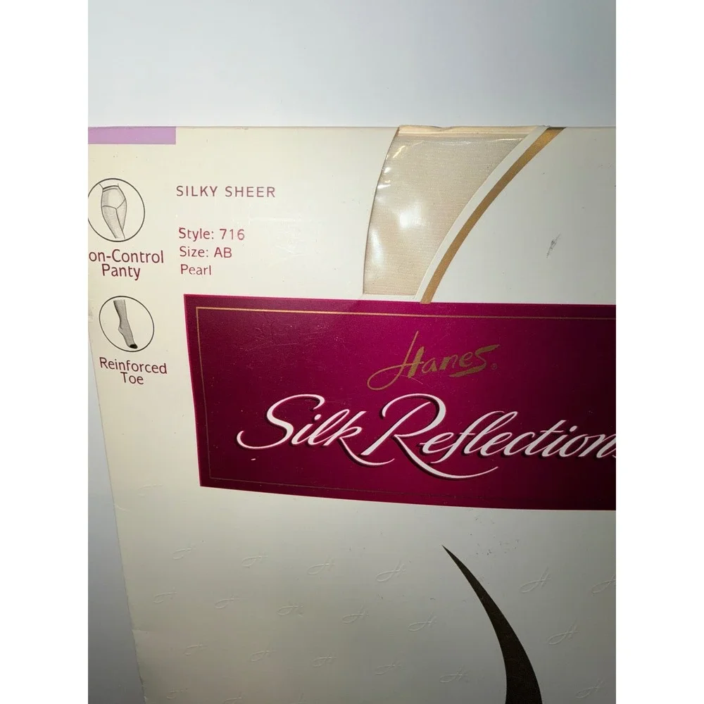Hanes Silk Reflections Silky Sheer Pantyhose Pearl Style 716 Size AB Vintage 90s